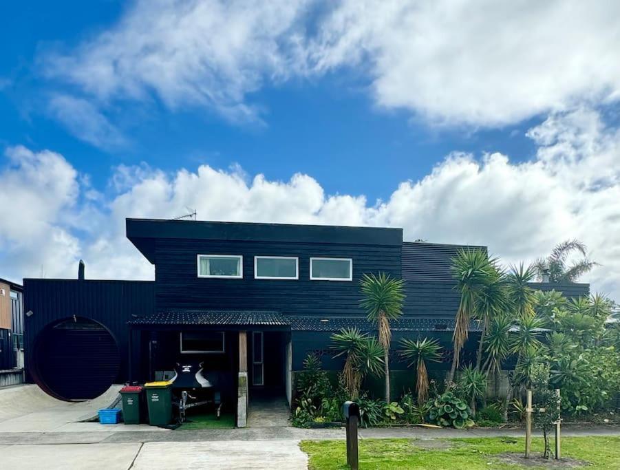 Electric Waihi Beach House - Family & Dog Friendly, Close To Beach, Pool Table, Outdoor Fire Room, Skate Ramp Bowentown Exterior foto